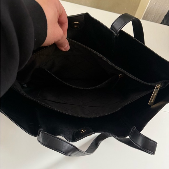 Michael Kors Emilia Large East West Bucket Tote Bag - Picture 3 of 9